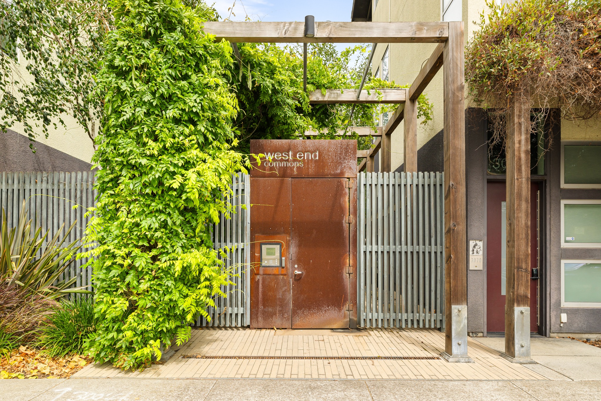 West End Commons gate and entry